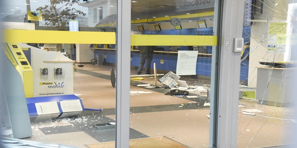 Sfasciò le poste per avere il reddito di cittadinanza, sarà espulso