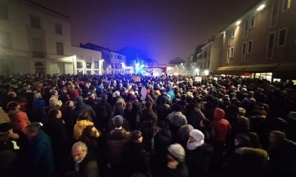 Sardine a Padova: la piazza sfida Salvini VIDEO