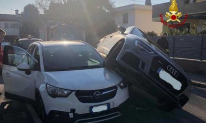 Selvazzano Dentro, Suv travolge auto: automobilisti illesi