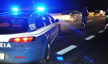 Controlli anti furbetti: la polizia lo trova con la droga