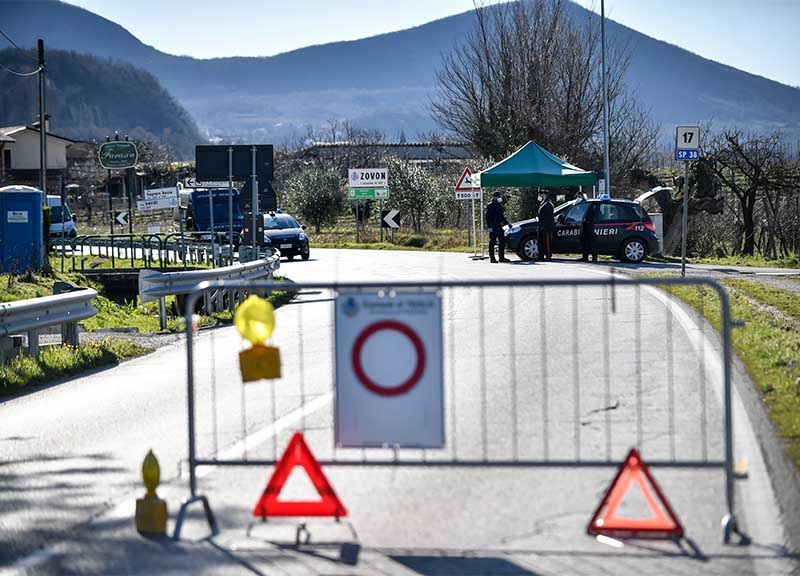 Evade dalla zona rossa e va a sciare, 50enne di Vo’ nei guai