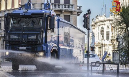 Padova: per pulire le strade anche gli idranti della Polizia