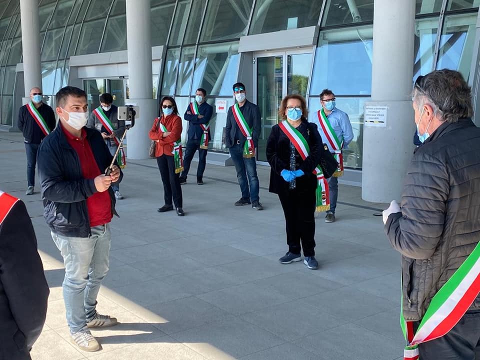 Schiavonia: sindaci protestano per l’ospedale, multati per assembramento