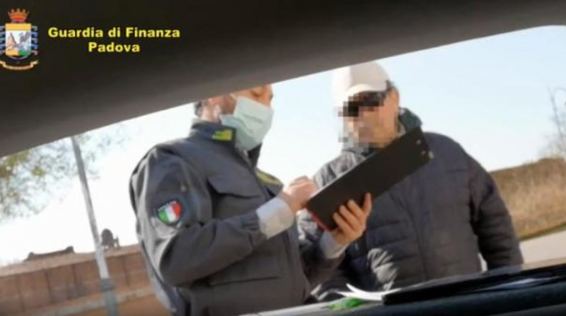 Controlli anticoronavirus, la Guardia di finanza becca un falso invalido a Este