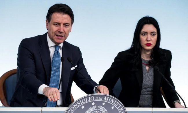 Tutti ammessi e maturità online, ma non solo: il testo del decreto scuola