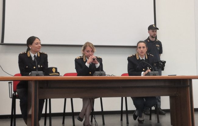 Sventata rapina alla banca grazie all’sms inviato a un collega di un’altra filiale
