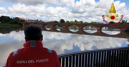 Madre tenta il suicidio dopo la morte del figlio 11enne affogato nel Brenta