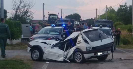 Saccolongo: auto in un canale, muoiono due amici
