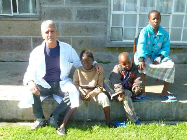 Addio al dottor Di Stefano, stimato medico a Treviso stroncato da una rara polmonite