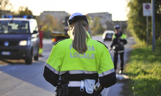 Violazione norme anti Covid: baristi e clienti senza mascherina, chiusi cinque locali per 5 giorni