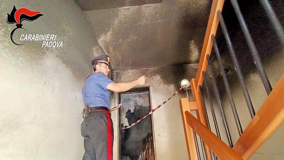 Intervengono per l’incendio nella palazzina di Selvazzano e trovano 6 chili di marijuana