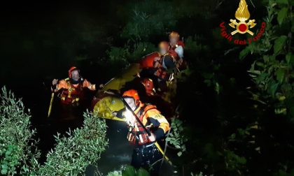 Tre giovani perdono l'orientamento e finiscono su un isolotto del Brenta, salvati dai pompieri FOTO