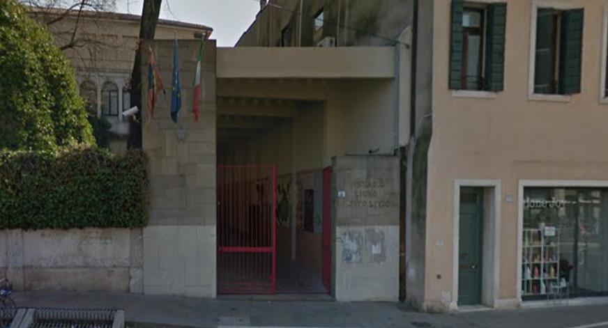Elezioni al liceo, preside nega allo studente trans di usare il nome maschile