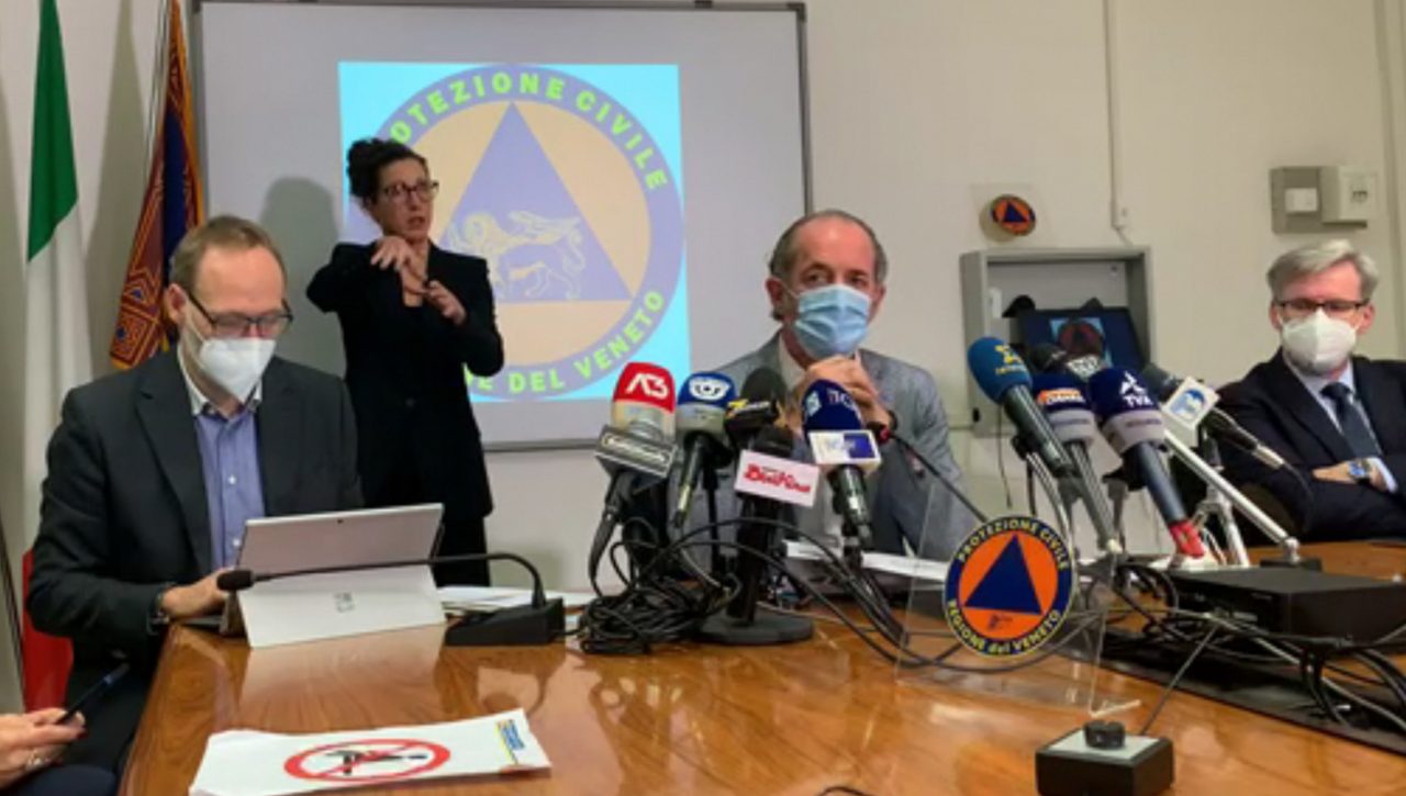 Covid, Zaia: “Zona arancione? Per me no, ospedali reggono | +2972 positivi | Dati 18 novembre 2020