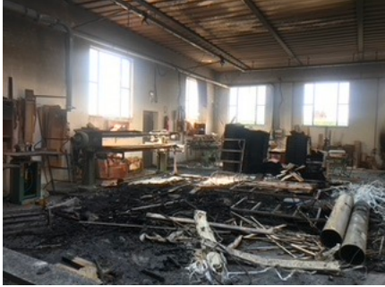 Due incendi dolosi, mobilificio Casarotti in ginocchio, ma Axa non risarcisce