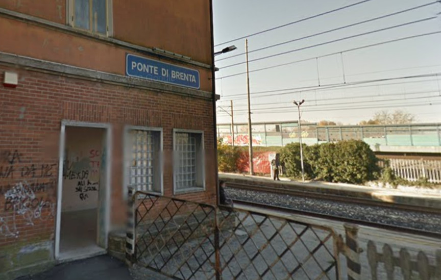 Trovato il cadavere di una donna vicino alla vecchia stazione ferroviaria di Ponte di Brenta