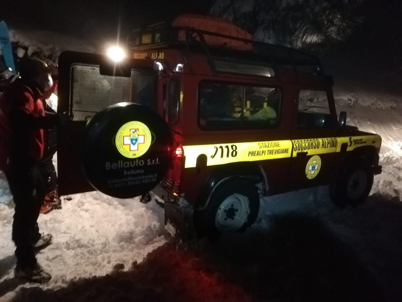 Escursionista 19enne di Padova si infortuna con le ciaspe in località Lavei