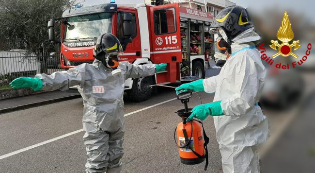 Anziana con il Covid soccorsa dai Vigili del fuoco a Ponte San Nicolò