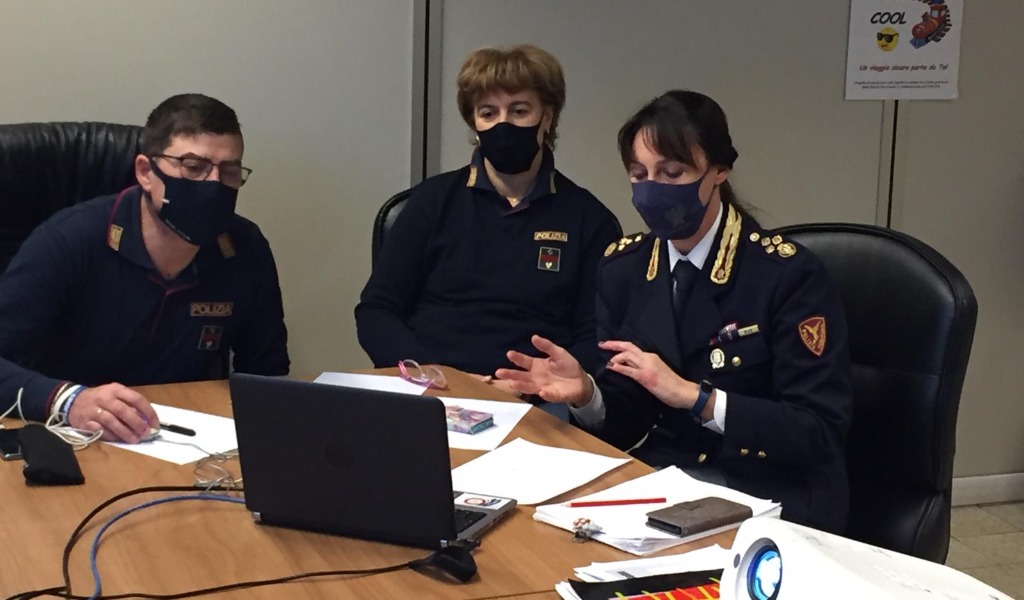 Sono ripresi gli incontri con gli studenti: didattica a distanza anche per la Polizia