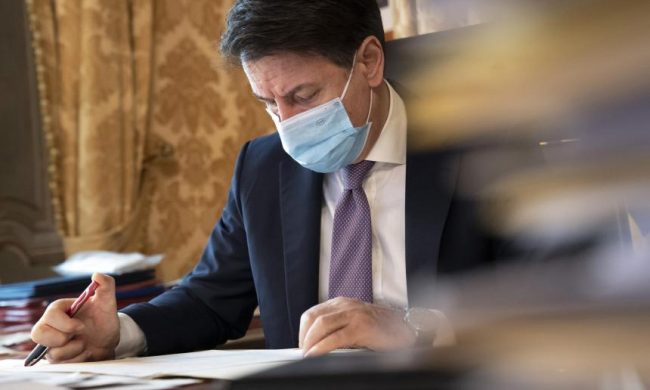 Decreto ponte: ecco il calendario dei divieti fino al 15 gennaio, weekend arancione