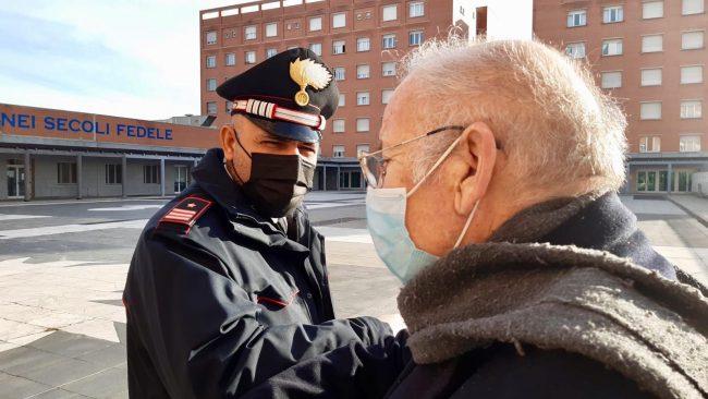 Staccano il gas a un pensionato 76enne e lo lasciano al freddo: disagio risolto grazie ai Carabinieri