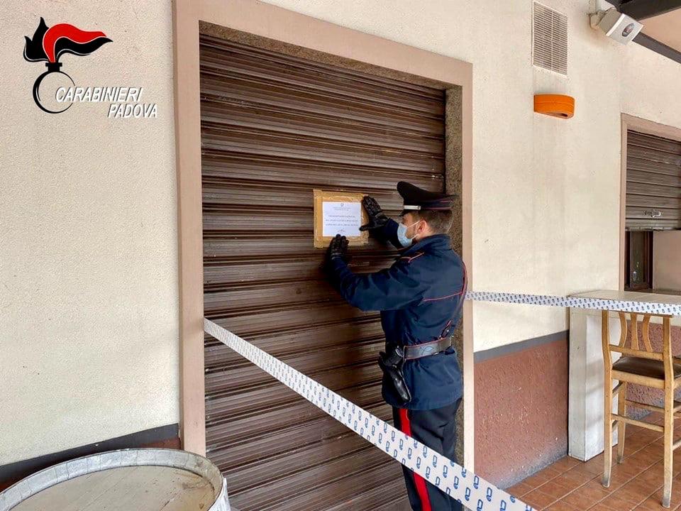 Sorprese 6 persone a consumare bevande e cibo: chiuso bar a Rovolon