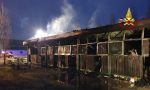 In fiamme un deposito di legna a Maserà: intossicata una persona