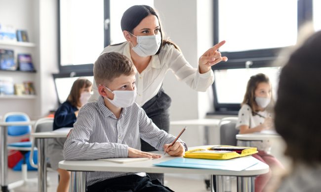 Apertura scuole, il Governo ha deciso: il 7 gennaio elementari e medie, slittano le superiori