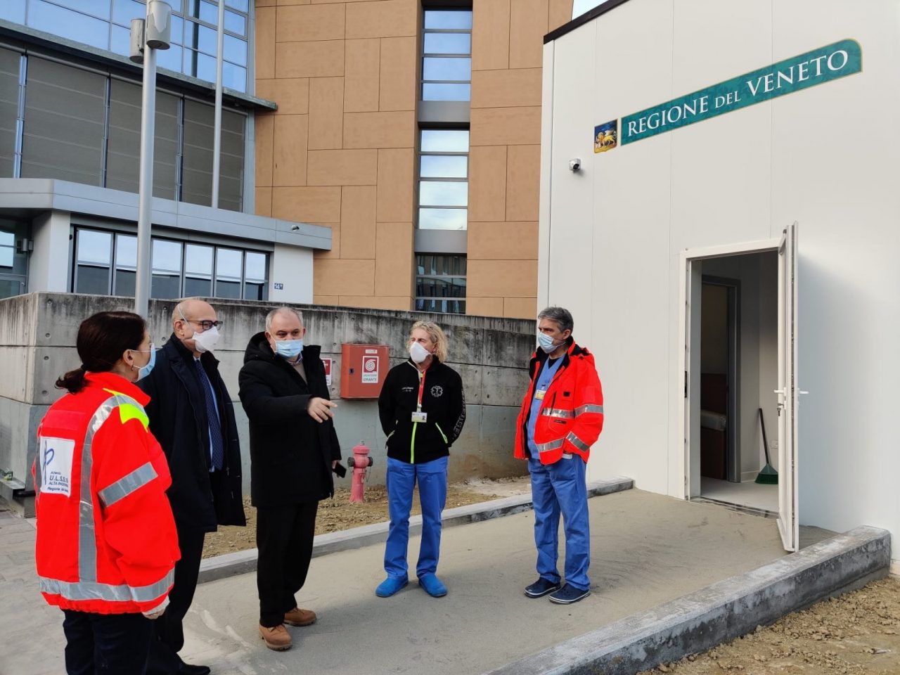 Lavori quasi ultimati per i moduli di pre-triage all’ingresso degli ospedali