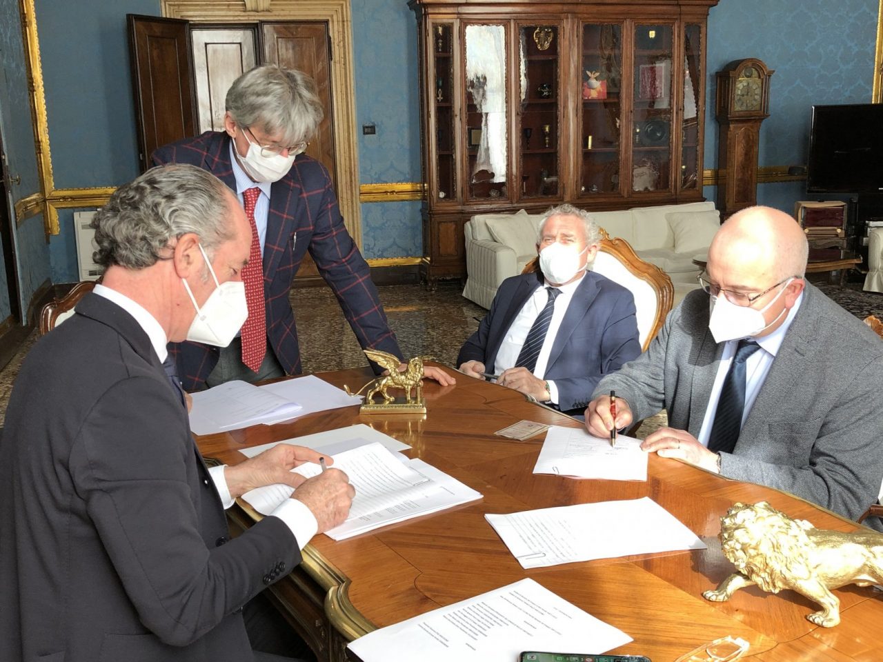 Sanità Veneto, Zaia presenta i nuovi direttori generali: alla “Euganea” il dottor Fortuna