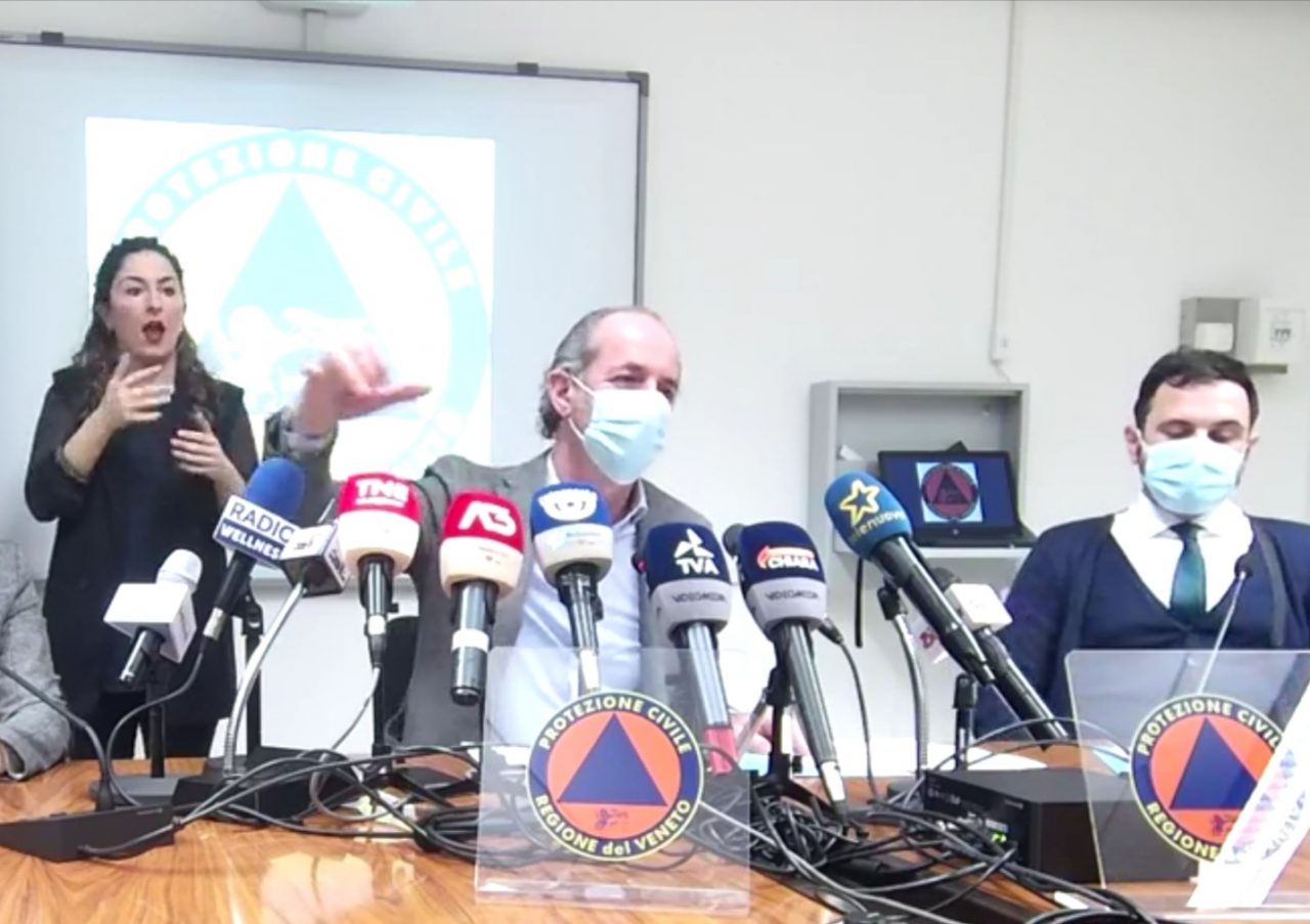 Zaia: “Crollo repentino dei ricoveri Covid non c’entra con le restrizioni. Zona? Ancora gialla”