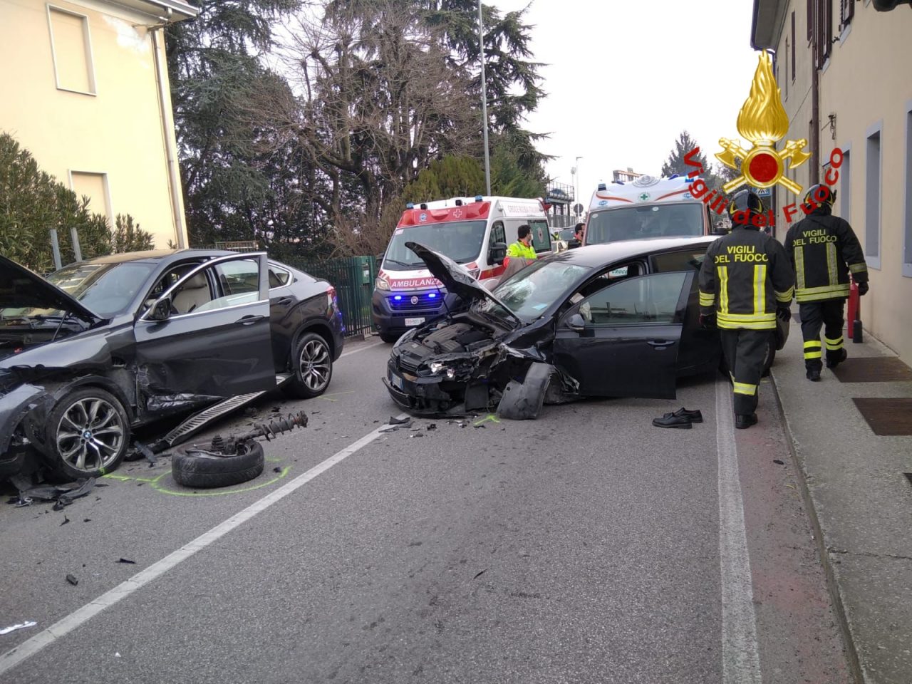 Scontro tra tre vetture a Padova: tre feriti