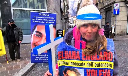 Ultracattolica, medico e No Vax: video della protesta nel ricordo di Eluana
