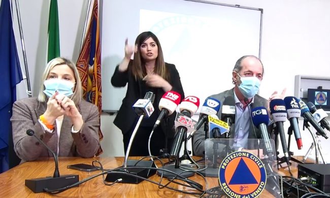 Nas in Regione Veneto per l’indagine vaccini, Zaia: “Ho detto io a Flor di avvisarli”