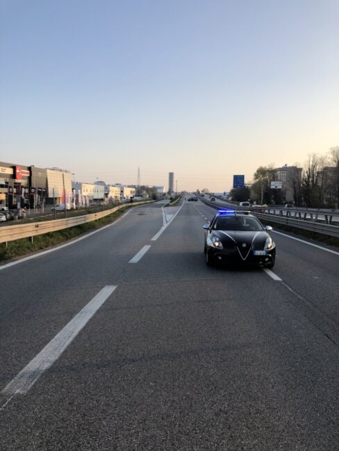 Tragedia sfiorata in tangenziale a Padova, carico in bilico sul tir: pesanti ricadute sul traffico