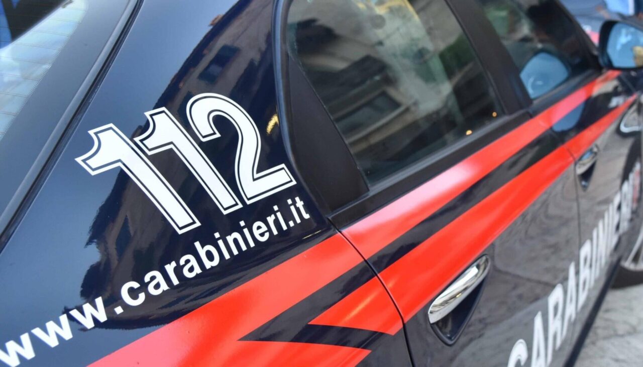 Fuori comune e senza mascherina: due giovani multati