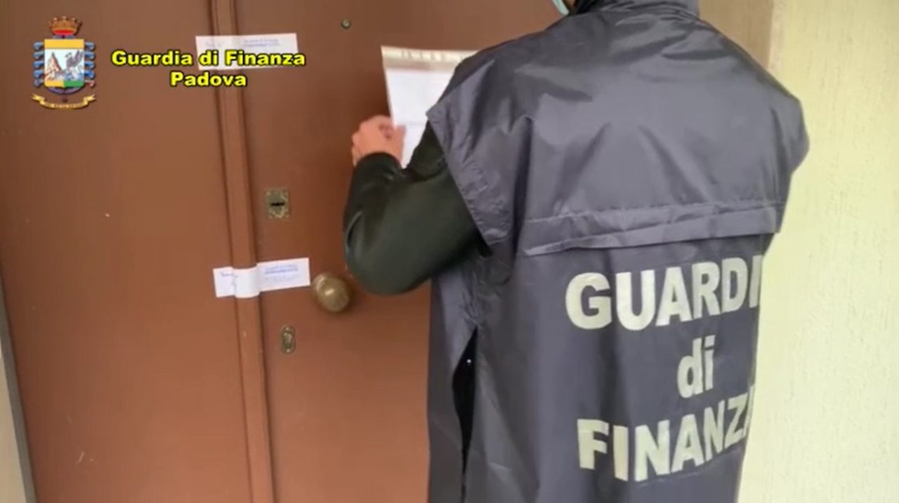 Maxi frode all’Iva nel settore hi-tech, il gruppo criminale sgominato dai finanzieri di Este