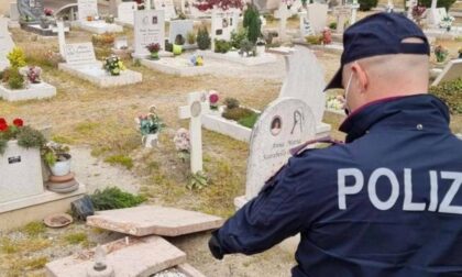 Raid vandalico al cimitero dell'Arcella a Padova