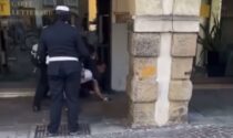 Il controverso video del giovane di colore fermato in centro a Padova