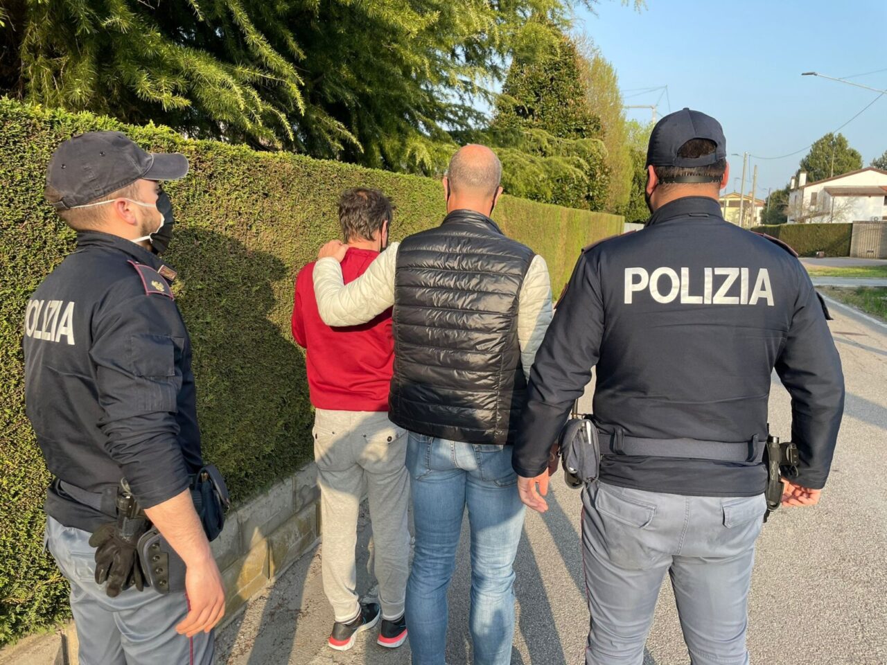 Figlio disabile si allontana dalla madre malata di Alzheimer, rintracciati entrambi dalla Polizia