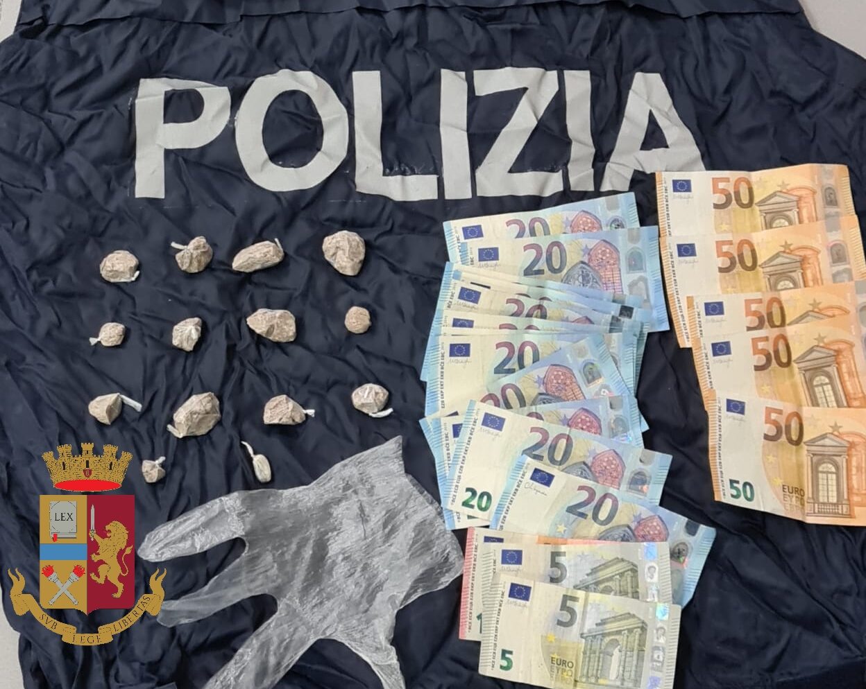 Spaccio ai giardini, pusher tunisino arrestato con più di 40 grammi di eroina