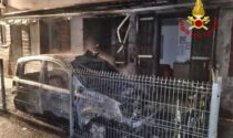 Brucia la Panda in strada, danni anche all'appartamento: una famiglia evacuata