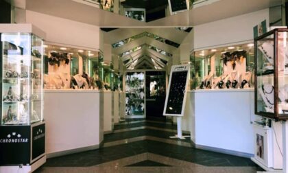 Spaccata alla "Galleria dell'Oro" di Abano: rubati dalla vetrina orologi per 5mila euro