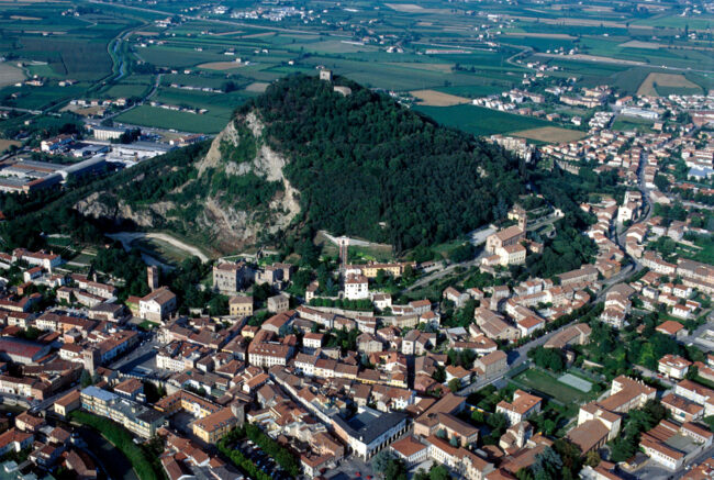 Il maltempo ha provocato una frana sulla Rocca di Monselice