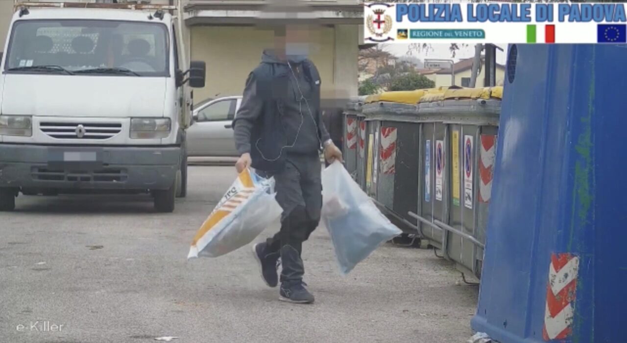 Furbetti dei rifiuti, le telecamere smascherano il “sommerso”: 119 abbandoni in poco più di un mese