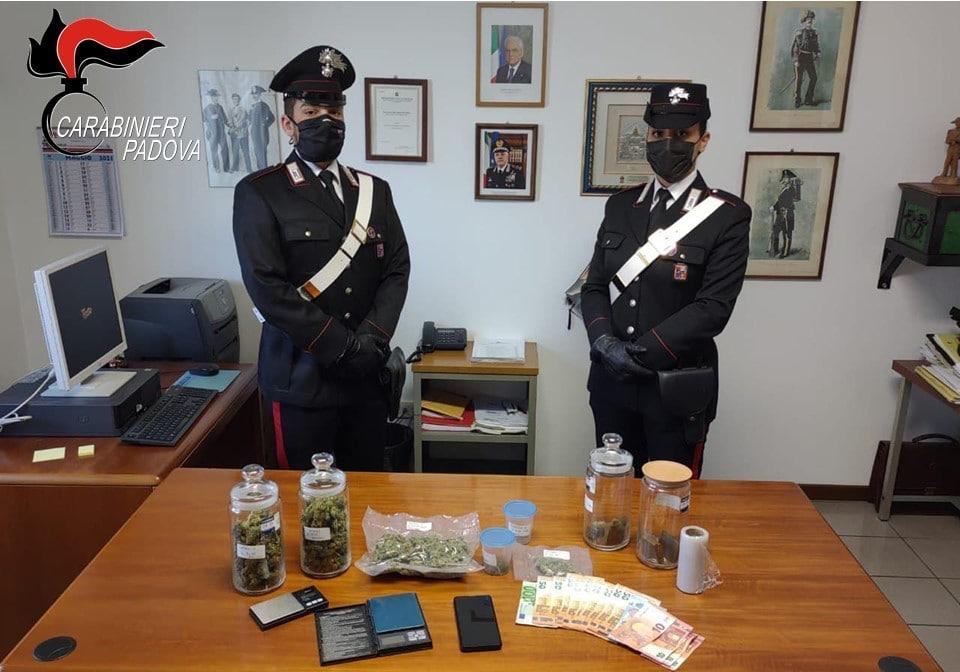 Marijuana e hashish, game over per un pusher 22enne