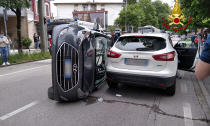 Tamponamento tra due auto a Padova: ferita una donna