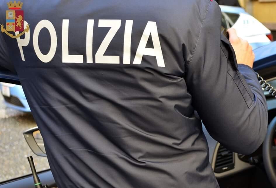 “Vi ammazzo nel sonno”: madre violenta terrorizzava la figlia e il marito