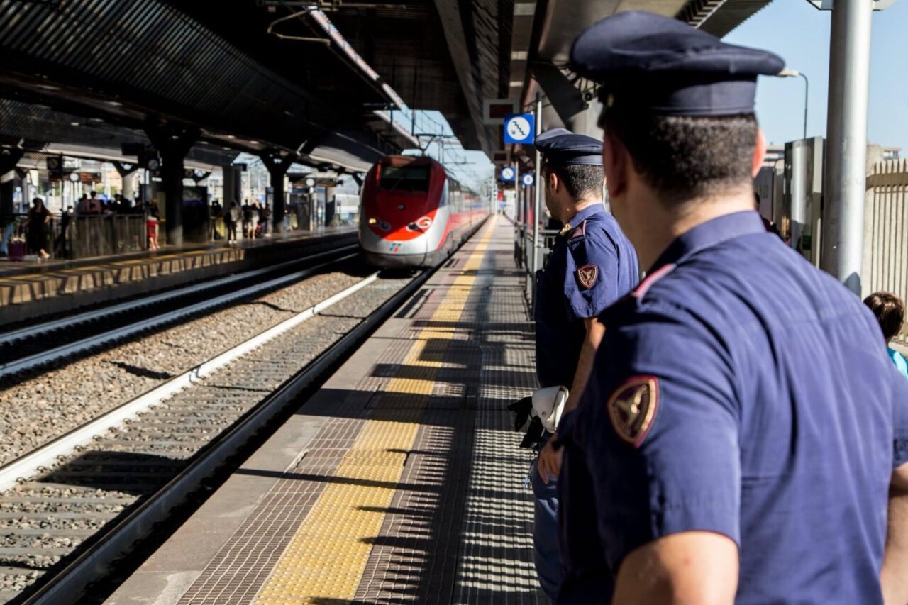 “Io la mascherina non la metto”: 25enne padovano blocca il treno regionale