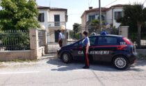 Violenta rapina in casa a Saonara, pensionato minacciato con la pistola e preso a bastonate